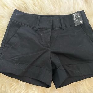 New with Tags NEW YORK & COMPANY sz 2 7th Ave stretch BLACK cuffed Shorts.
